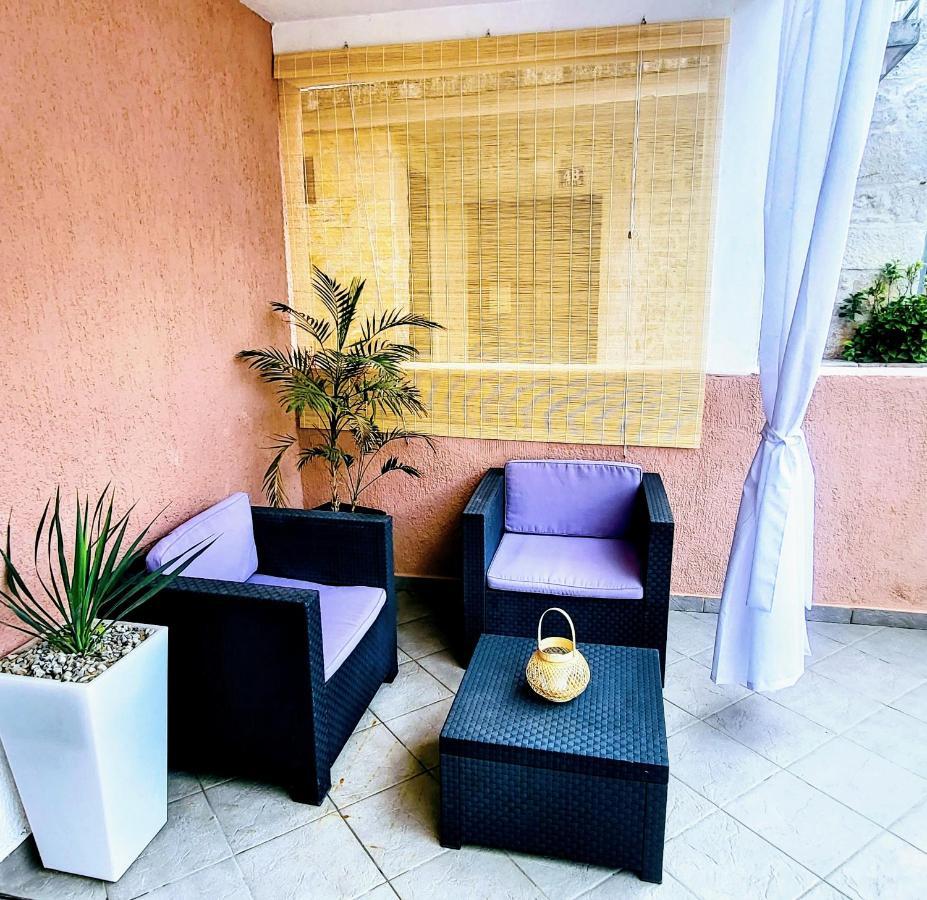 Studio Square Funtana Apartment Luaran gambar